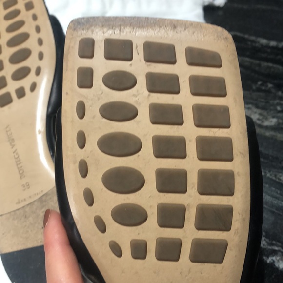 Bottega Veneta Nappa Lido square-toed quilted leather slides - Picture 8 of 10